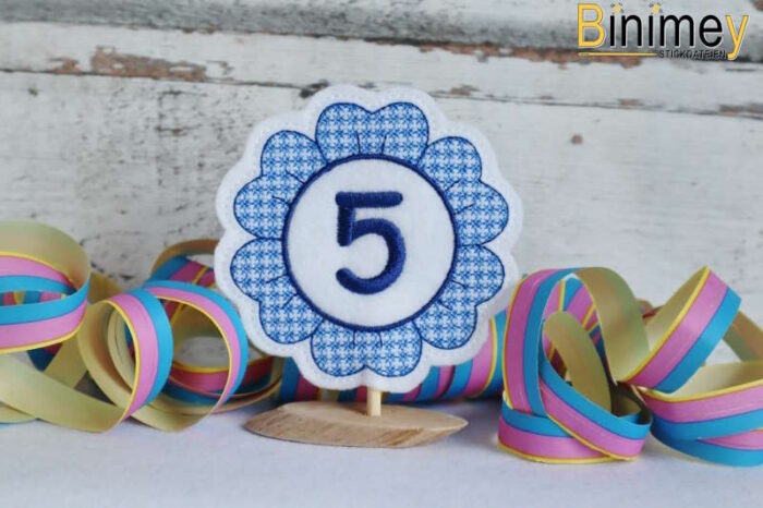 Stickdatei Blume und Kranz mit Geburtstagszahlen [Digital] – Bild 8
